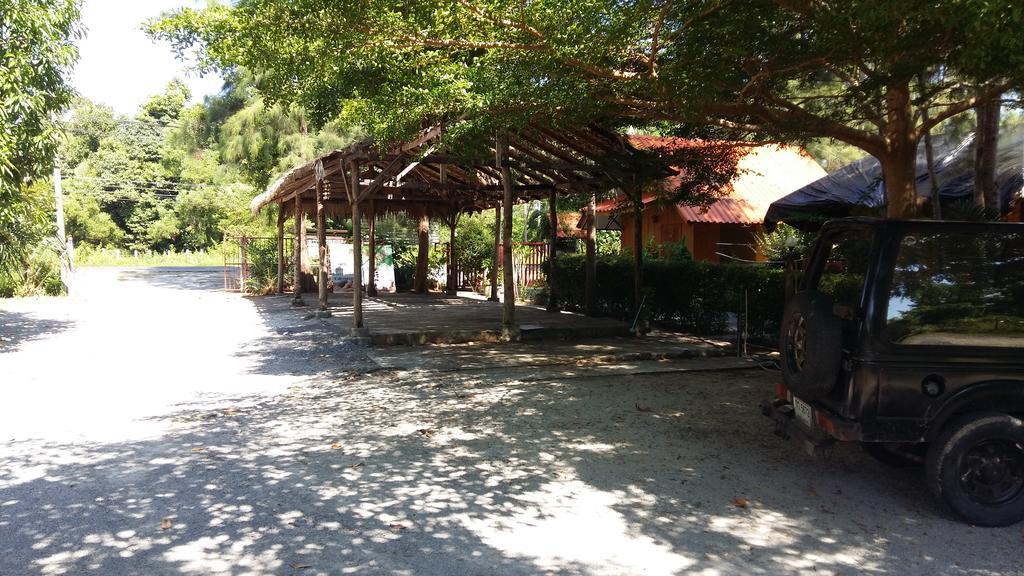 Parque de vacaciones บ้านสนมณีโฮมสเตย์ Bansonmanee Homestay *